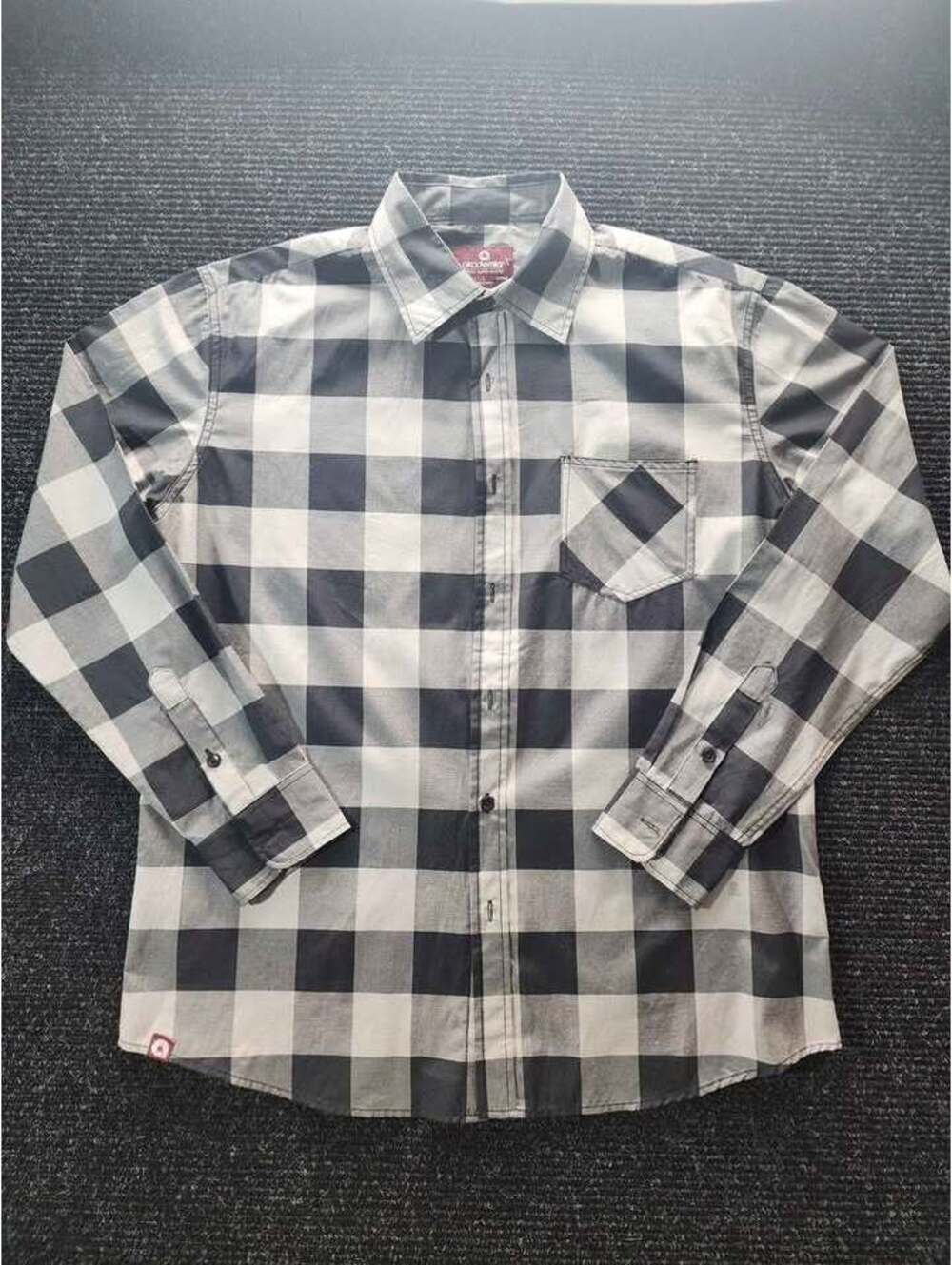 Akademiks Men's Large Black & White Buffalo Plaid Long Sleeve Button Down